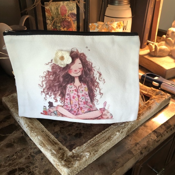 💄Canvas Pouch💋 - Picture 1 of 5